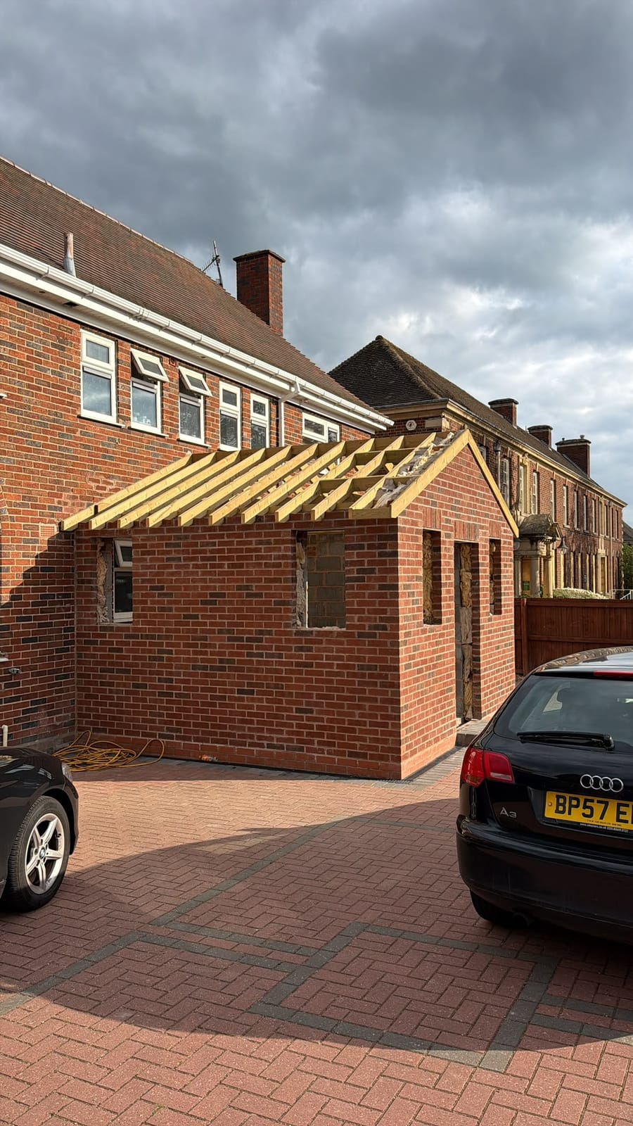 Photo of emergency roof repairs work, add a real photo